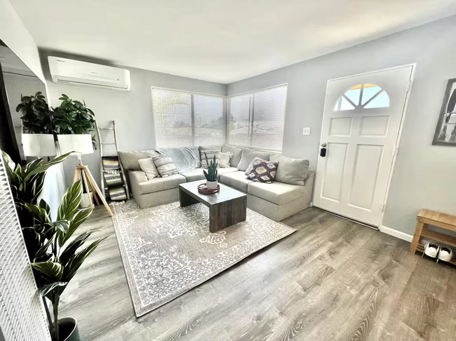 2325 Comstock St San Diego, CA 92111 photo 5