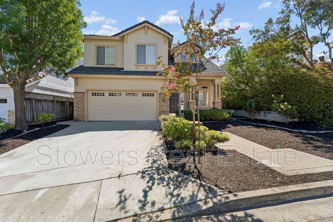 137 Woodcrest Dr