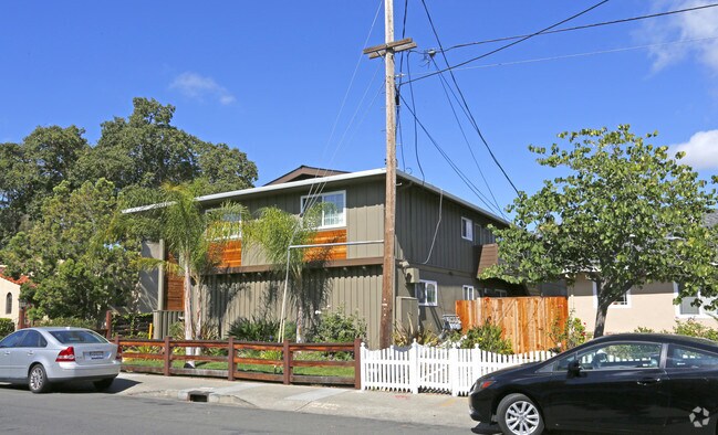 438 Ventura Avenue photo 4