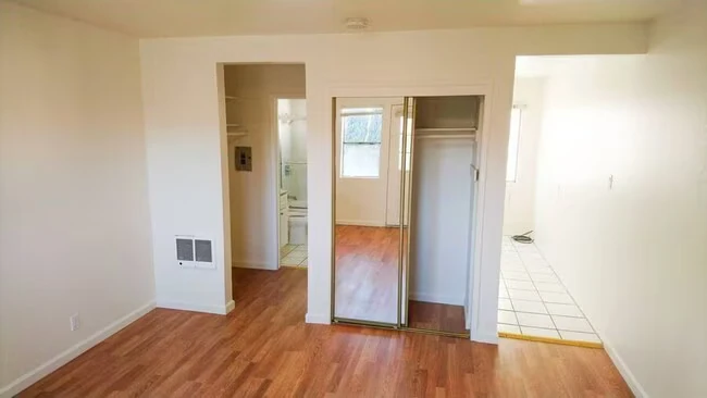 2140 California St Concord, CA 94520 photo 4