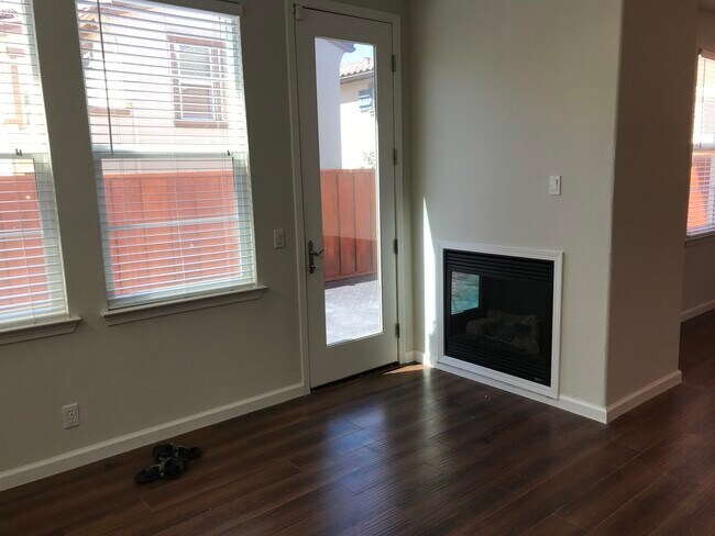 3565 Rocking Horse Ct Dublin, CA 94568 photo 3