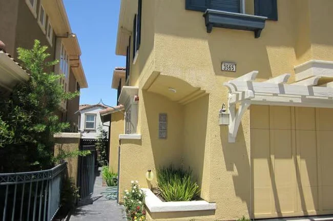 3565 Rocking Horse Ct Dublin, CA 94568 photo 2