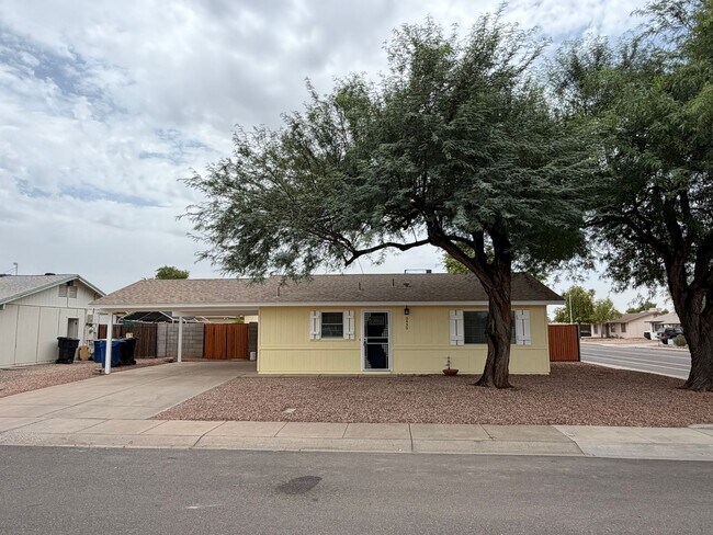 Single Story 2 Bedroom/ 1 Bath Chandler Home No Hoa photo 3