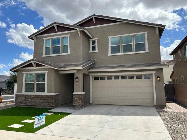 2521 E Athena Ave photo 3