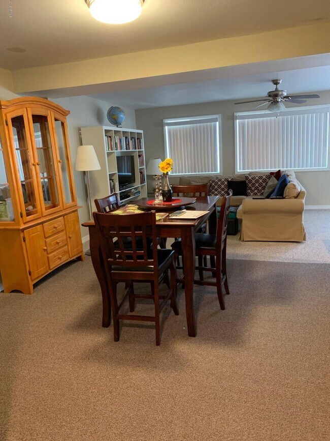 10654 W Alabama Ave Sun City, AZ 85351 photo 4