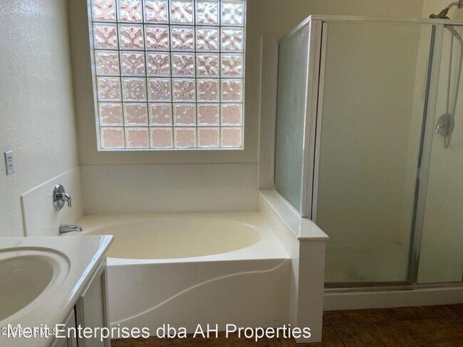 9323 W Berkeley Rd Phoenix, AZ 85037 photo 3