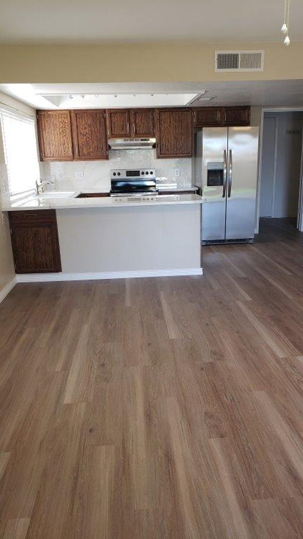 3627 W Aire Libre Ave Phoenix, AZ 85053 photo 3