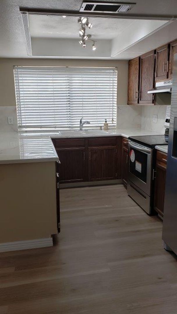3627 W Aire Libre Ave Phoenix, AZ 85053 photo 4
