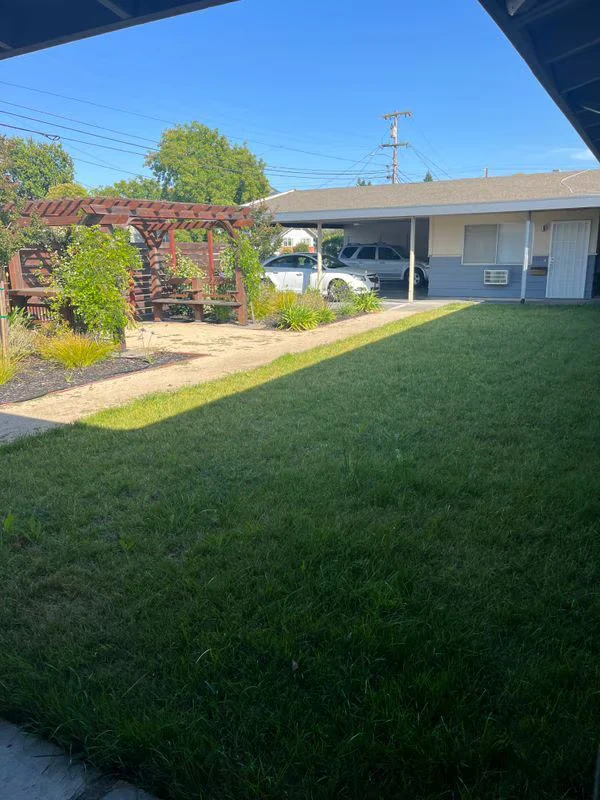 1521 Camden Ct photo 2