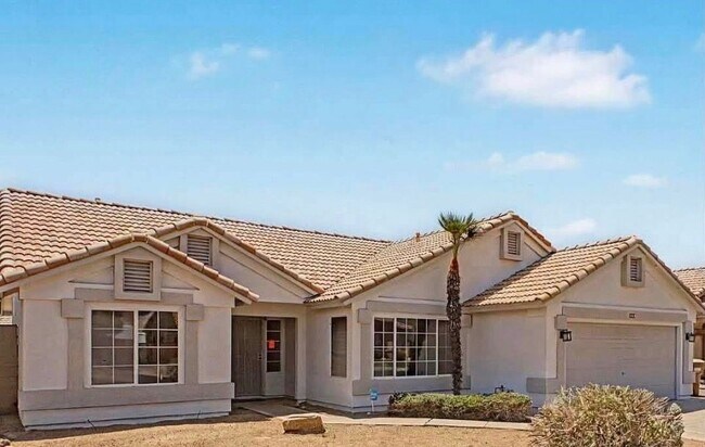 7727 W Eugie Ave Peoria, AZ 85381 photo 2