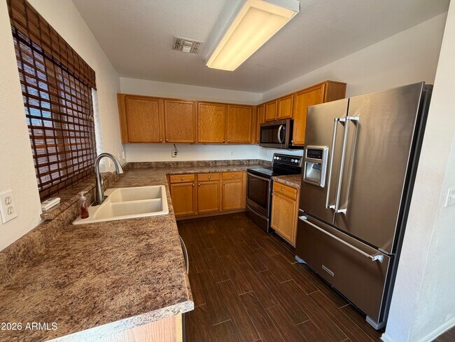 13825 W Ironwood St photo 3