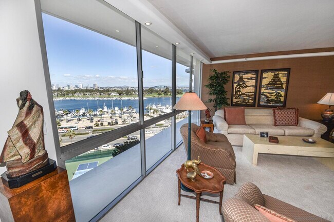 1750 Avenida del Mundo Coronado, CA 92118 photo 4