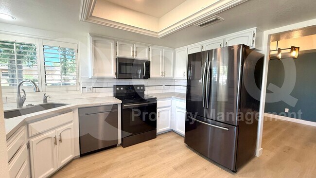6240 E Kelton Ln Scottsdale, AZ 85254 photo 4