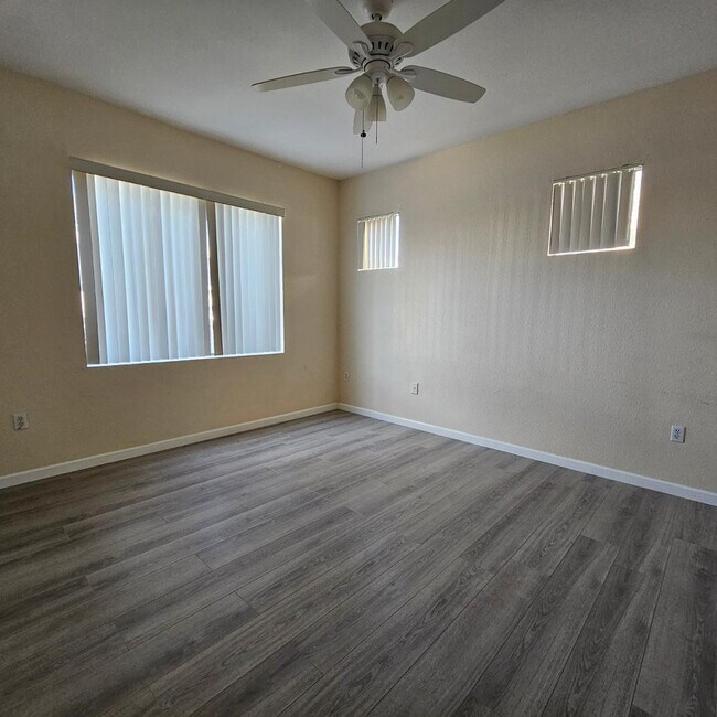 18416 N Cave Creek Rd Phoenix, AZ 85032 photo 5