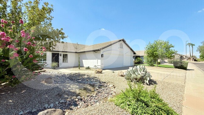 1123 E Betsy Ln Gilbert, AZ 85296 photo 2