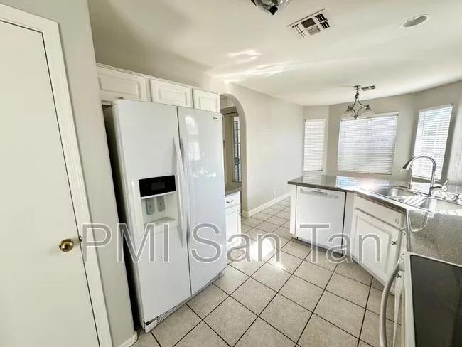 2530 E Jasper Dr Gilbert, AZ 85296 photo 2