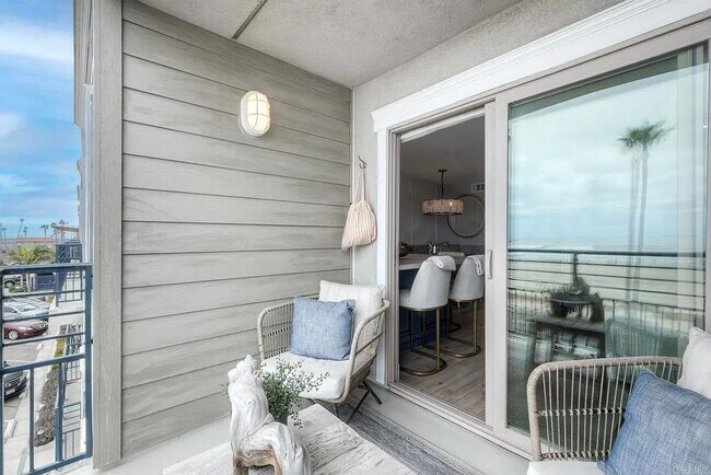 1202 N Pacific St Oceanside, CA 92054 photo 2