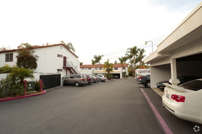 Plymouth Heights Apartments photo 3