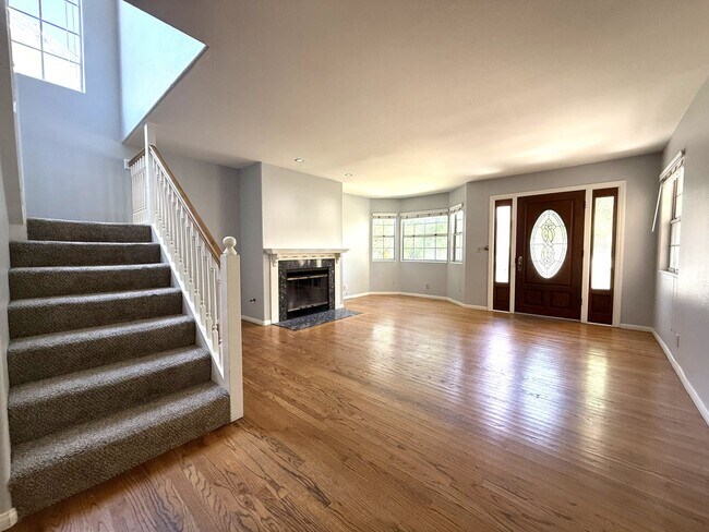 432 E Ave Coronado, CA 92118 photo 3