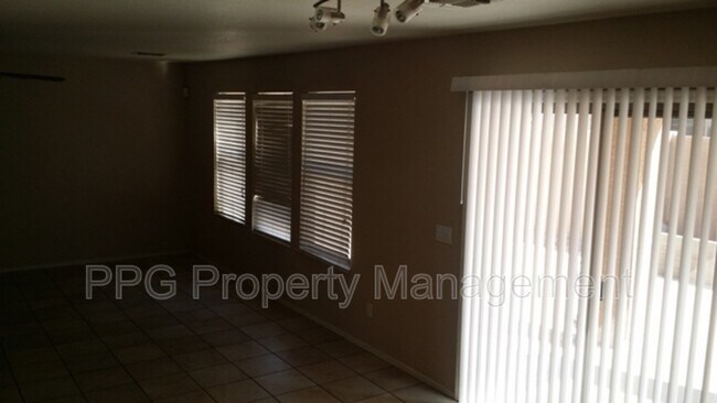 9441 W Jamestown Rd Phoenix, AZ 85037 photo 4