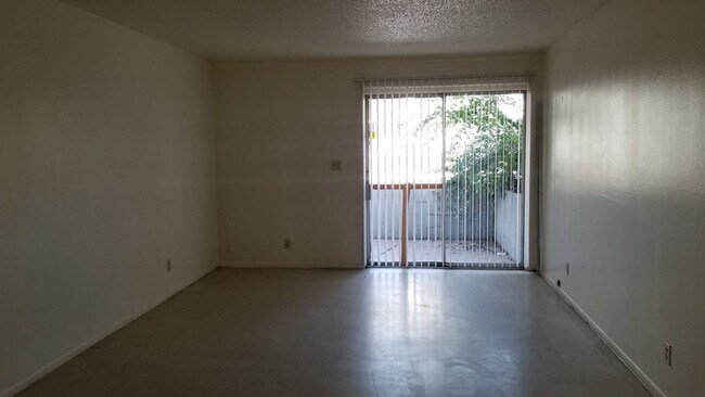 913 E Spence Ave Tempe, AZ 85281 photo 3
