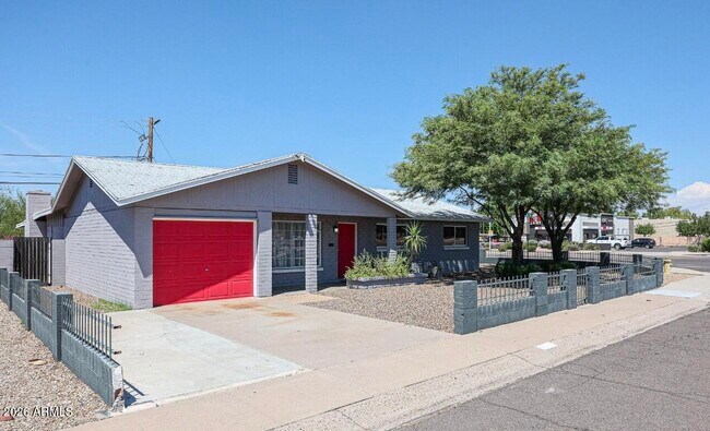 4038 N 81st St photo 2