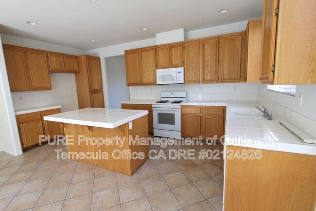 40269 Miklich Dr Murrieta, CA 92563 photo 2
