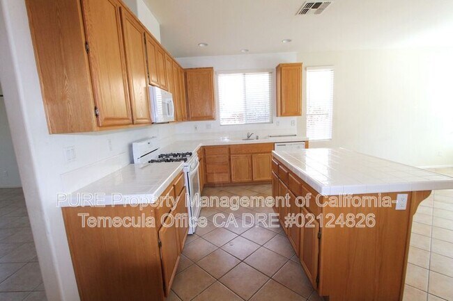 40269 Miklich Dr Murrieta, CA 92563 photo 3
