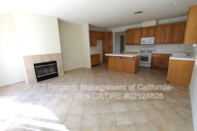 40269 Miklich Dr Murrieta, CA 92563 photo 4