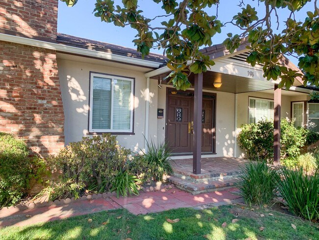 198 Dalma Dr photo 2