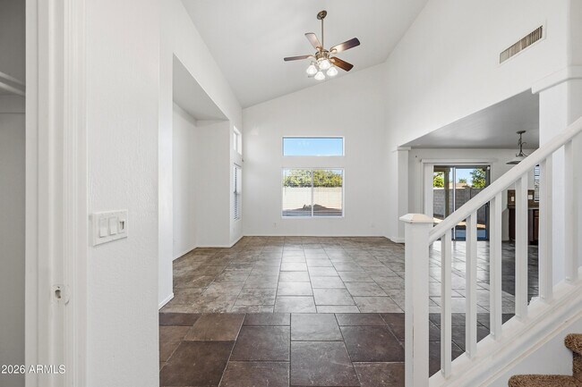 5613 S 51st Dr photo 3