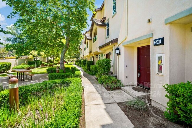 2703 Apricot Ct Chula Vista, CA 91915