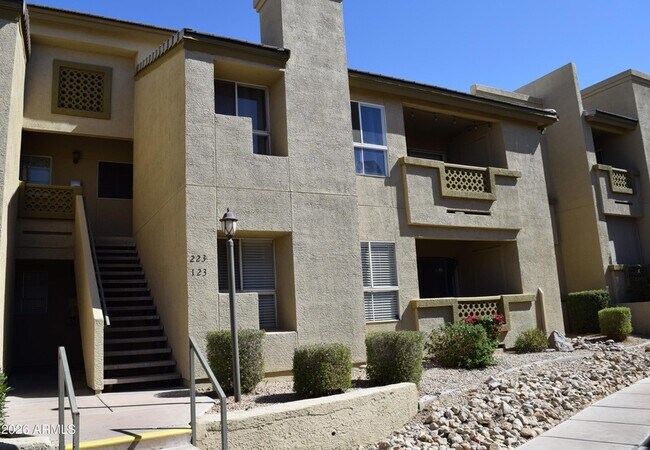 1880 E Morten Ave Phoenix, AZ 85020 photo 2