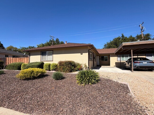 10121 Craft Dr Cupertino, CA 95014 photo 2
