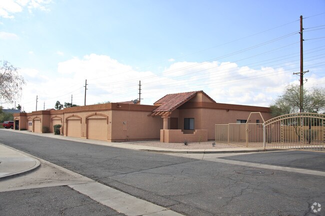 850 S River Dr photo 3