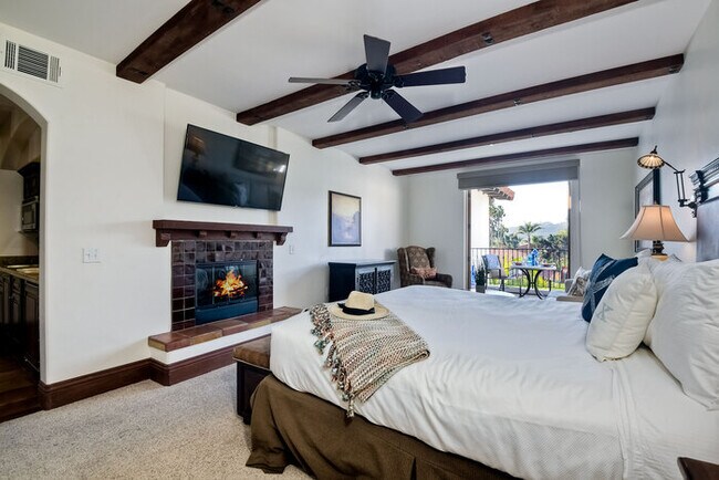 7323 Estrella De Mar Rd Carlsbad, CA 92009