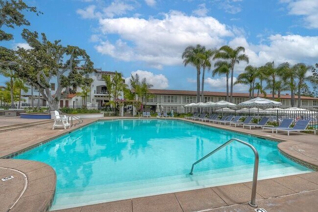 7323 Estrella De Mar Rd Carlsbad, CA 92009 photo 2