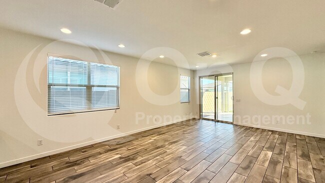 2633 W Hidalgo Ave Phoenix, AZ 85041 photo 5