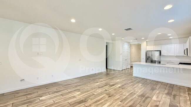 2633 W Hidalgo Ave Phoenix, AZ 85041 photo 4