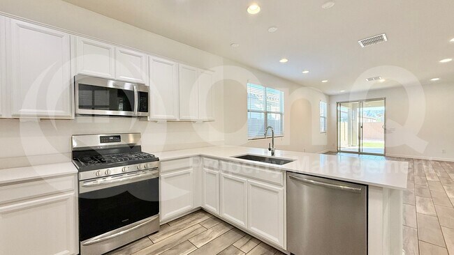 2633 W Hidalgo Ave Phoenix, AZ 85041 photo 2
