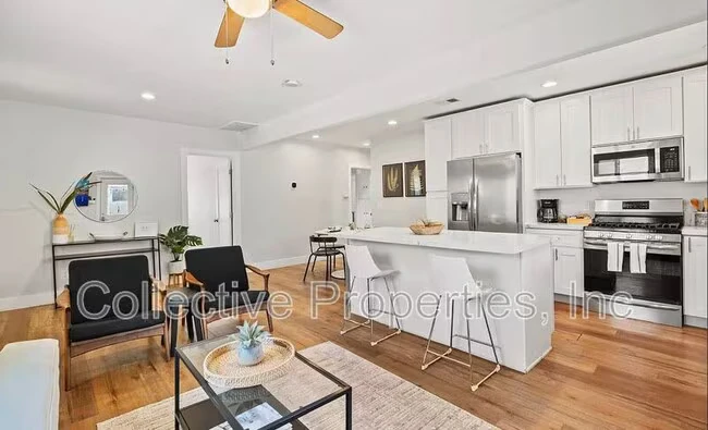 130 W Lewis St San Diego, CA 92103 photo 2