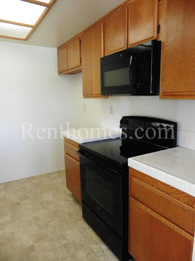 10669 Glendover Ln San Diego, CA 92126 photo 5