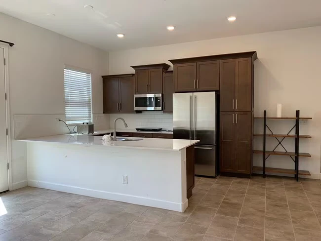 6219 S 25th Pl Phoenix, AZ 85042 photo 2