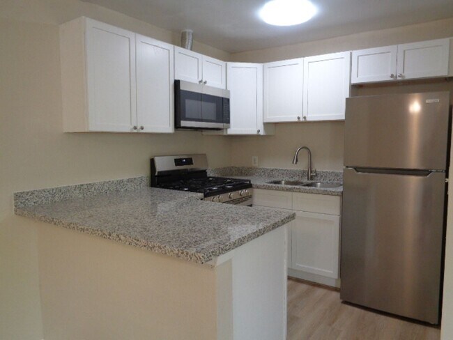 1411 N 33rd St Phoenix, AZ 85008 photo 2