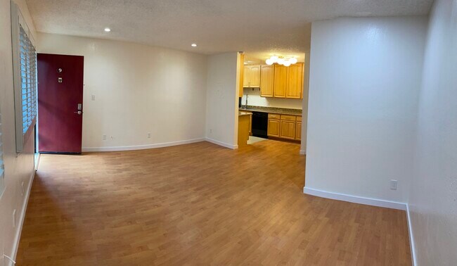 402 Boardwalk Ave San Bruno, CA 94066 photo 2