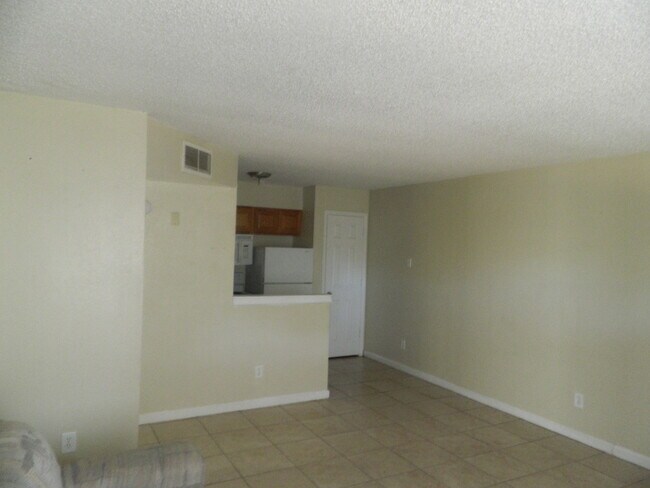 125 S 95th St Mesa, AZ 85208 photo 2