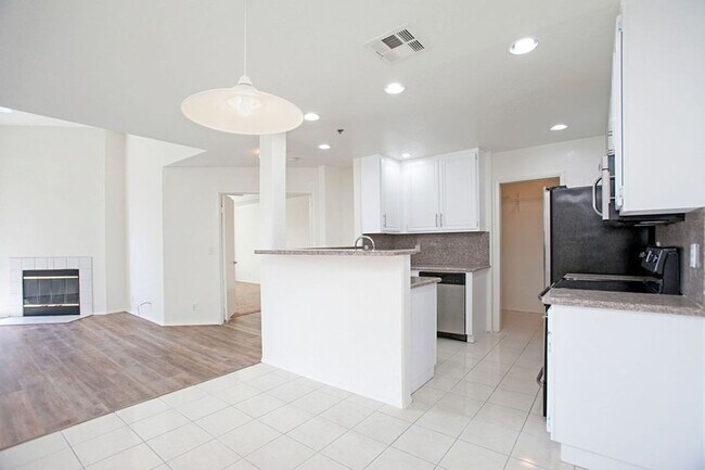 3969 Mahaila Ave San Diego, CA 92122 photo 3