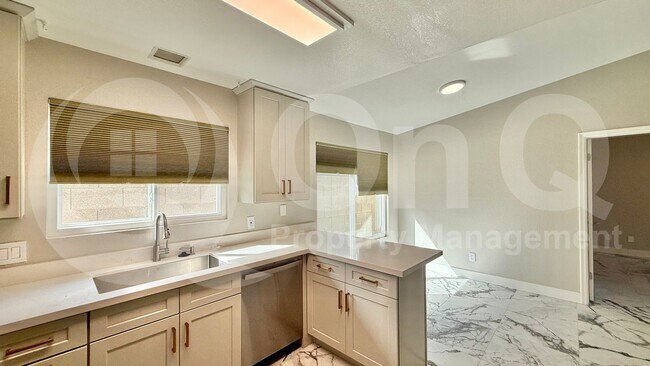 1510 E Taro Ln Phoenix, AZ 85024 photo 4