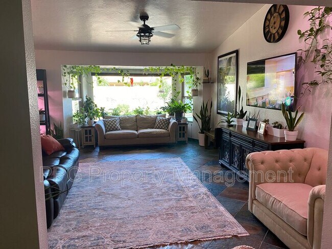 2402 W Redfield Rd Phoenix, AZ 85023 photo 5