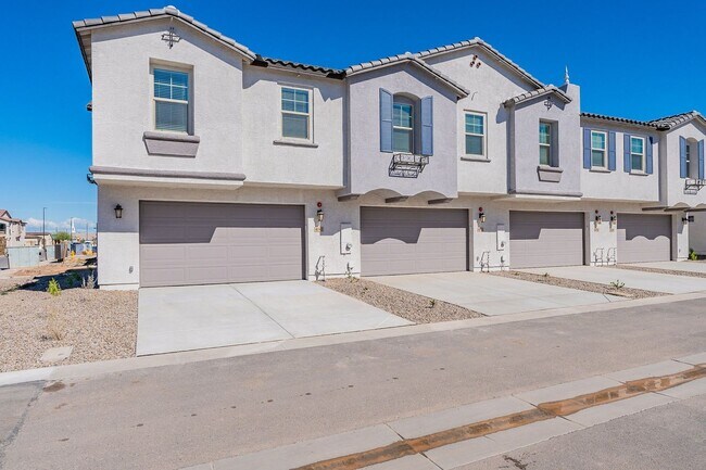 4042 E Amoroso Dr Gilbert, AZ 85296 photo 2